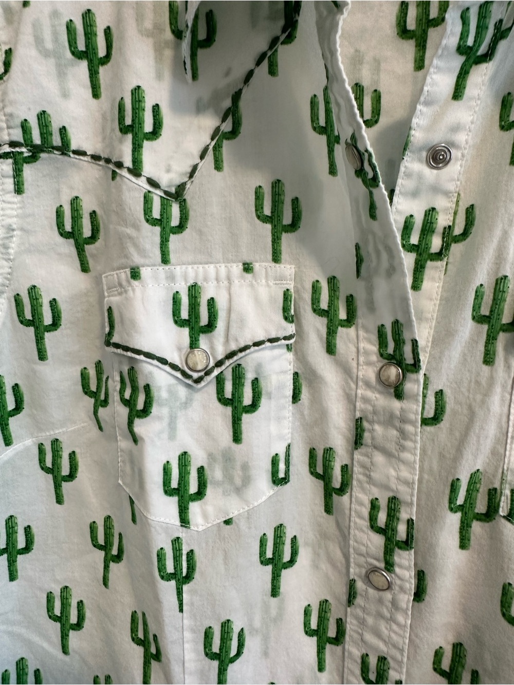 ☀️ WRANGLER Western Pearl Snap Shirt in Green Cactus Print - Picture 6 of 16